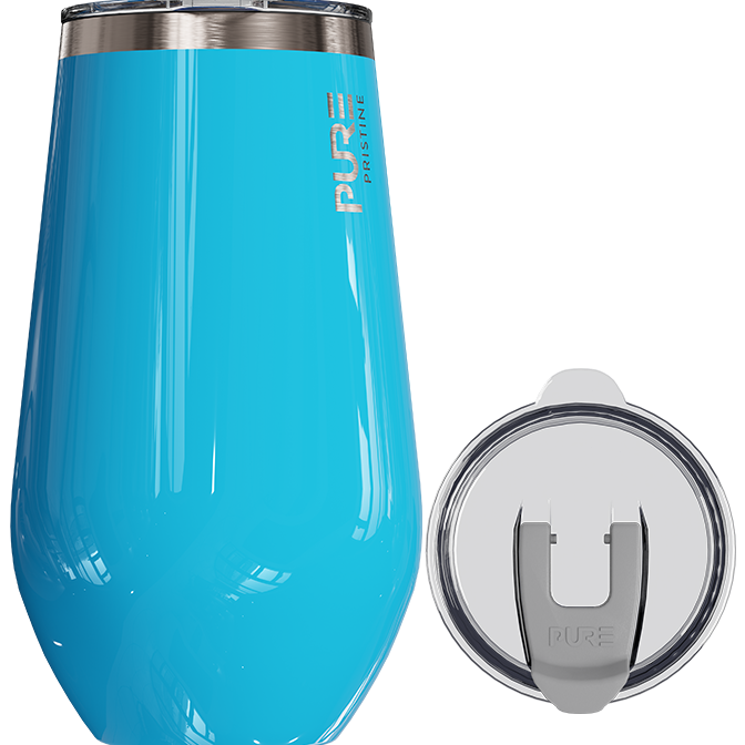 Blue insulated tumbler with a clear lid on a white background